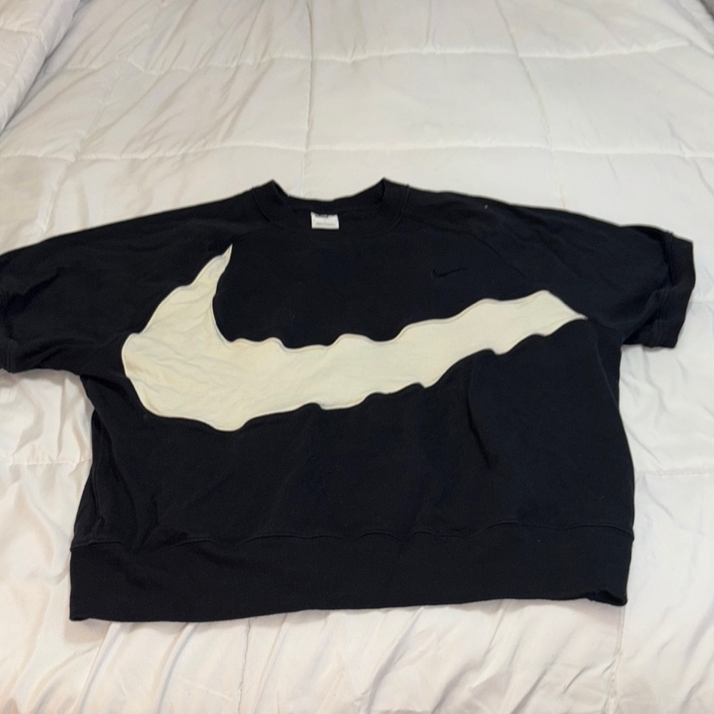 Nike Black and White Sweatshirt